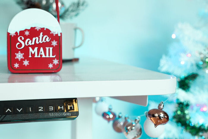 Christmas Workspace Inspirations for Your Home Office | MotionGrey