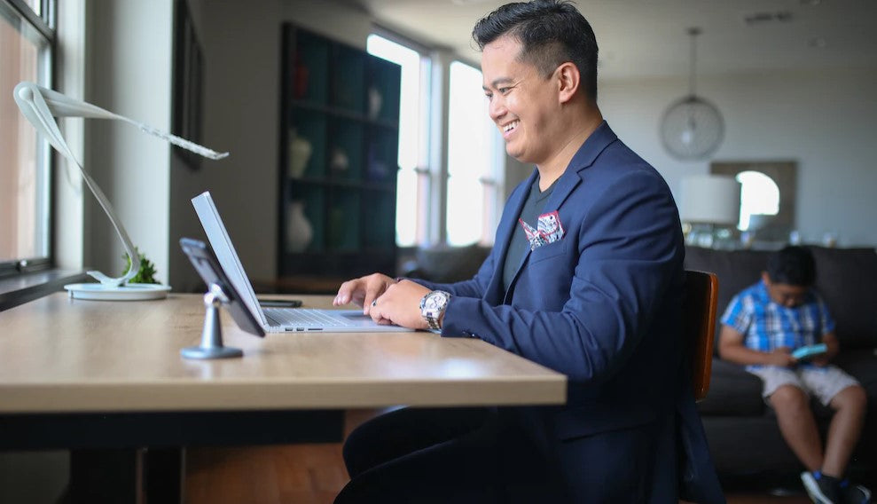 The Pros and Cons of Standing Desks for Back Pain Relief