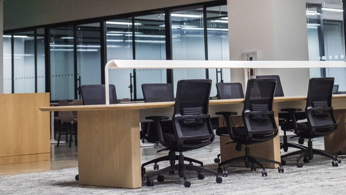 Office Chair Guide: Leather vs. Mesh Chairs | MotionGrey