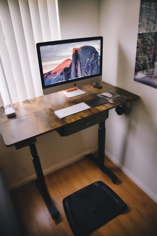 Standing Desks vs. Converters: What You Should Know | MotionGrey