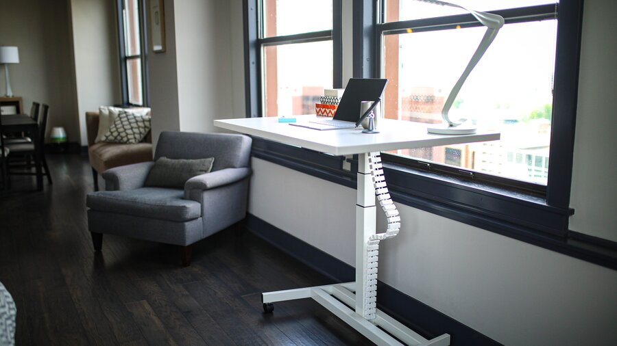 5 Ways a Standing Desk Helps You Improve Your Quality of Life