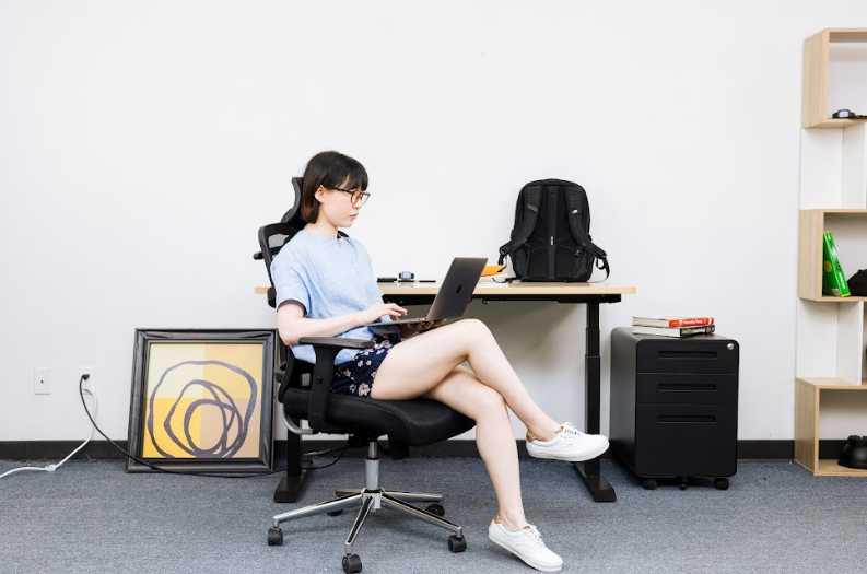 Let's Talk About Sitting Posture: Is Reclining on Your Ergonomic Chair Really Better?