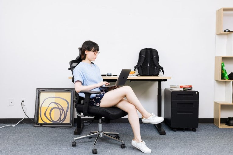 Back Pain from Sitting: The Reason You Need an Ergonomic Desk Chair