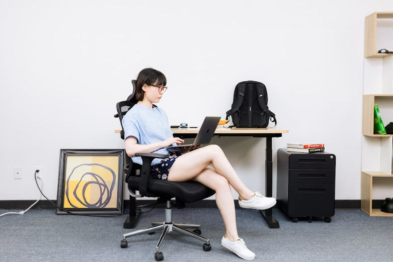 The Top 7 Ergonomic Office Chair Features for Back Pain