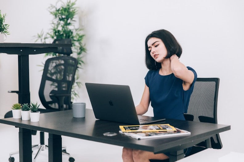 A Look at Turtleneck Syndrome and How a Standing Desk Can Prevent It