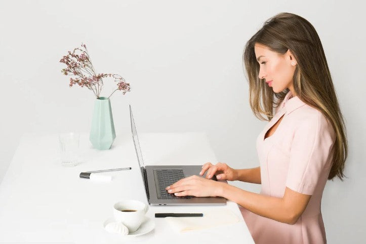 Standing Desk Converter and the Sit-Stand Lifestyle: A Closer Look at Its Effectiveness