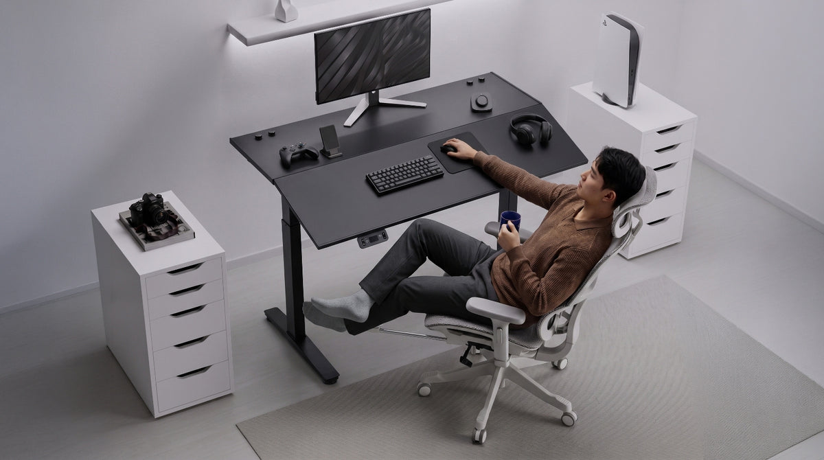 DESK THAT ADAPTS